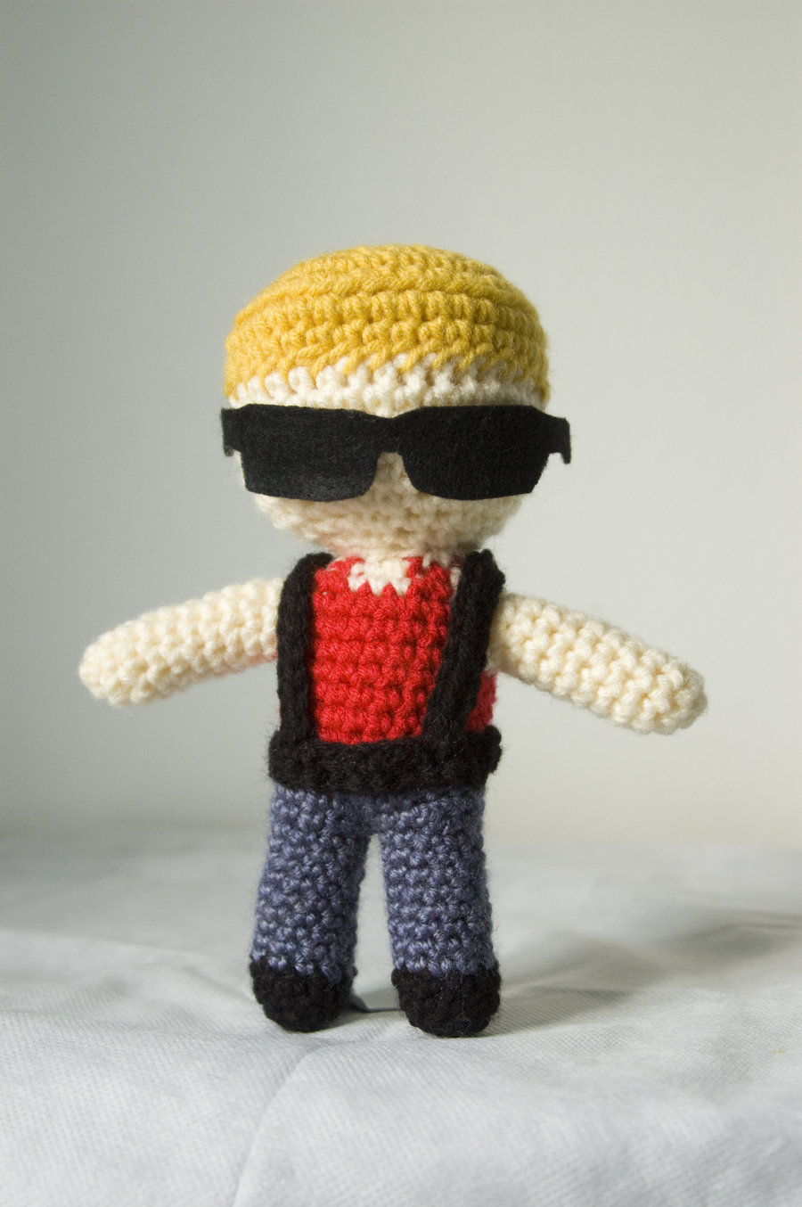 duke_nukem_amigurumi_by_pirateluv-d3ja2l3.jpg